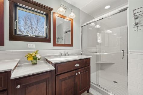 323 West Maple Avenue Libertyville IL 60048