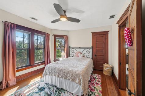 323 West Maple Avenue Libertyville IL 60048