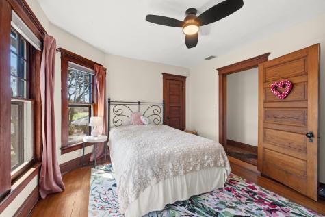 323 West Maple Avenue Libertyville IL 60048
