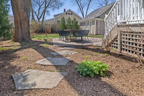 323 West Maple Avenue Libertyville IL 60048