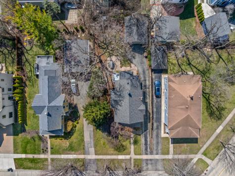 323 West Maple Avenue Libertyville IL 60048