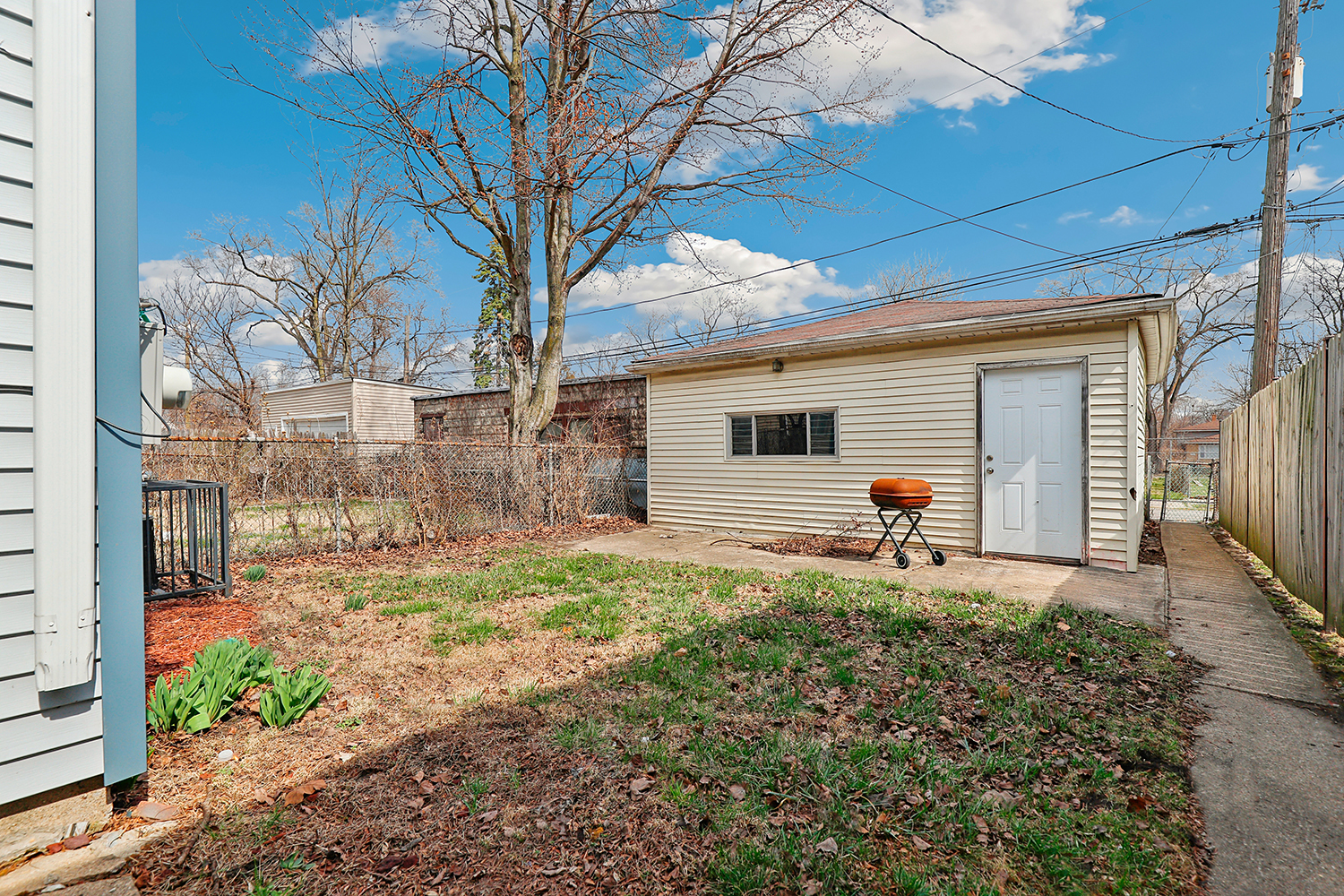 11945 South Yale Avenue Chicago IL 60628