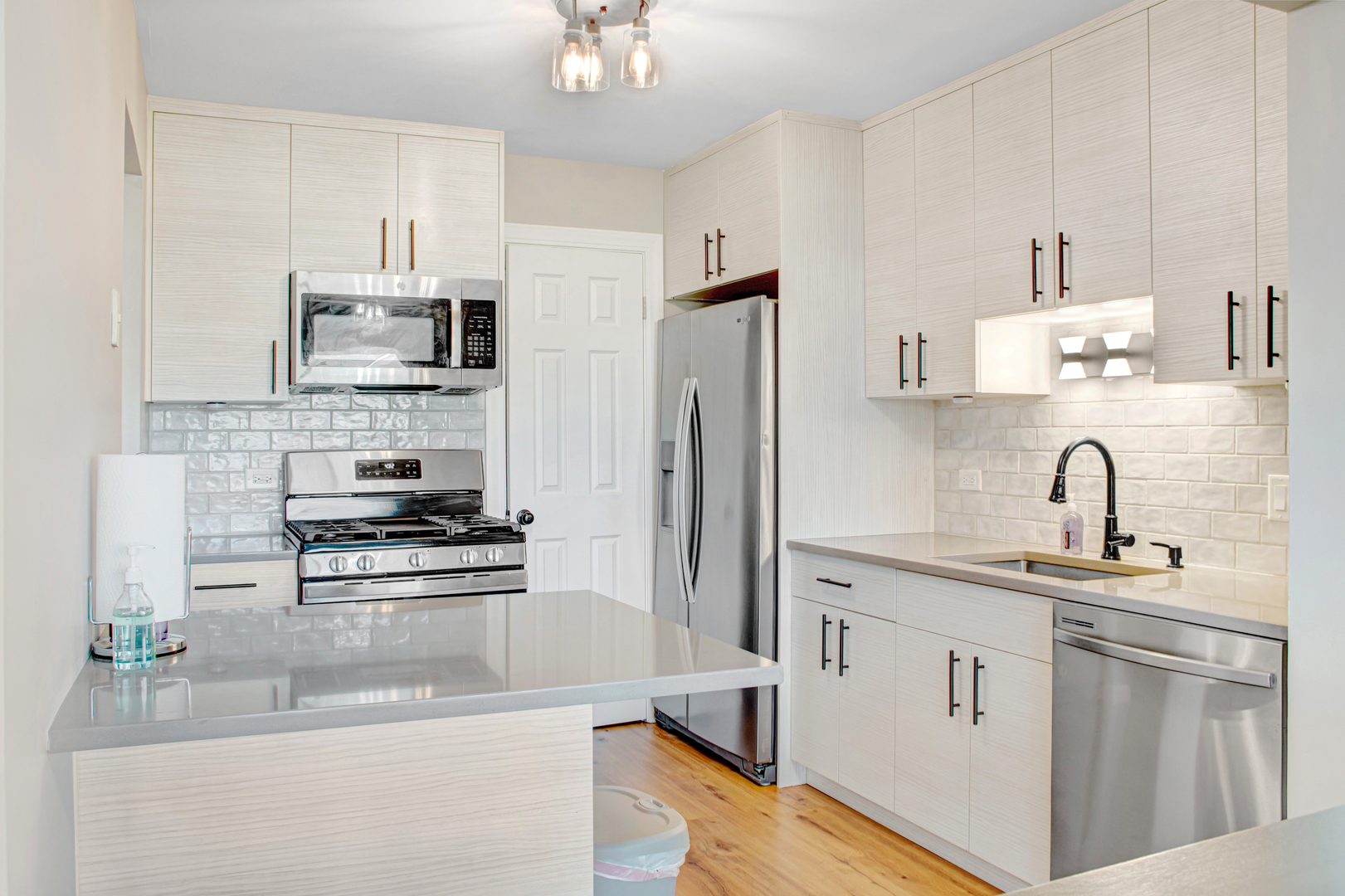 136 Wolcott Court Schaumburg IL 60193