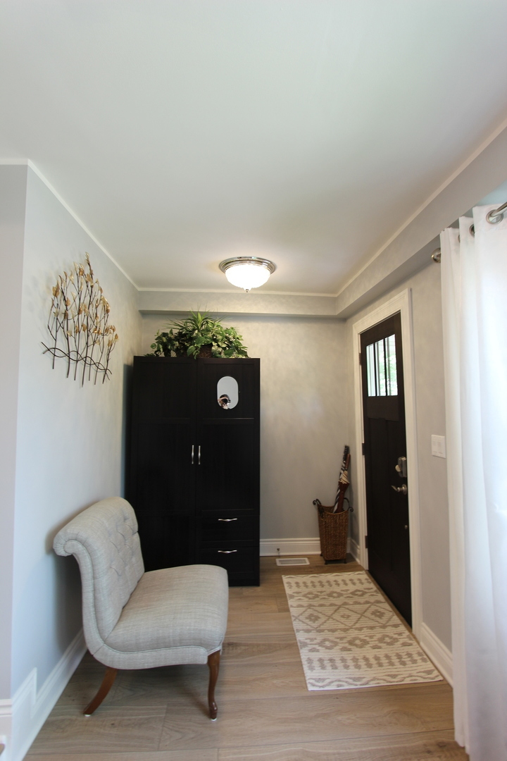 4719 West Warwick Avenue Chicago IL 60641