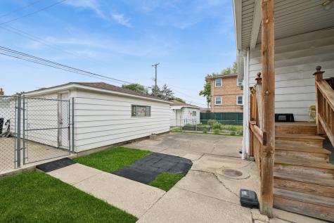 5849 West Eddy Street Chicago IL 60634
