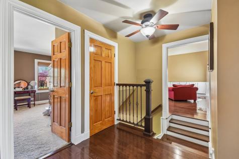588 Kingston Court Roselle IL 60172