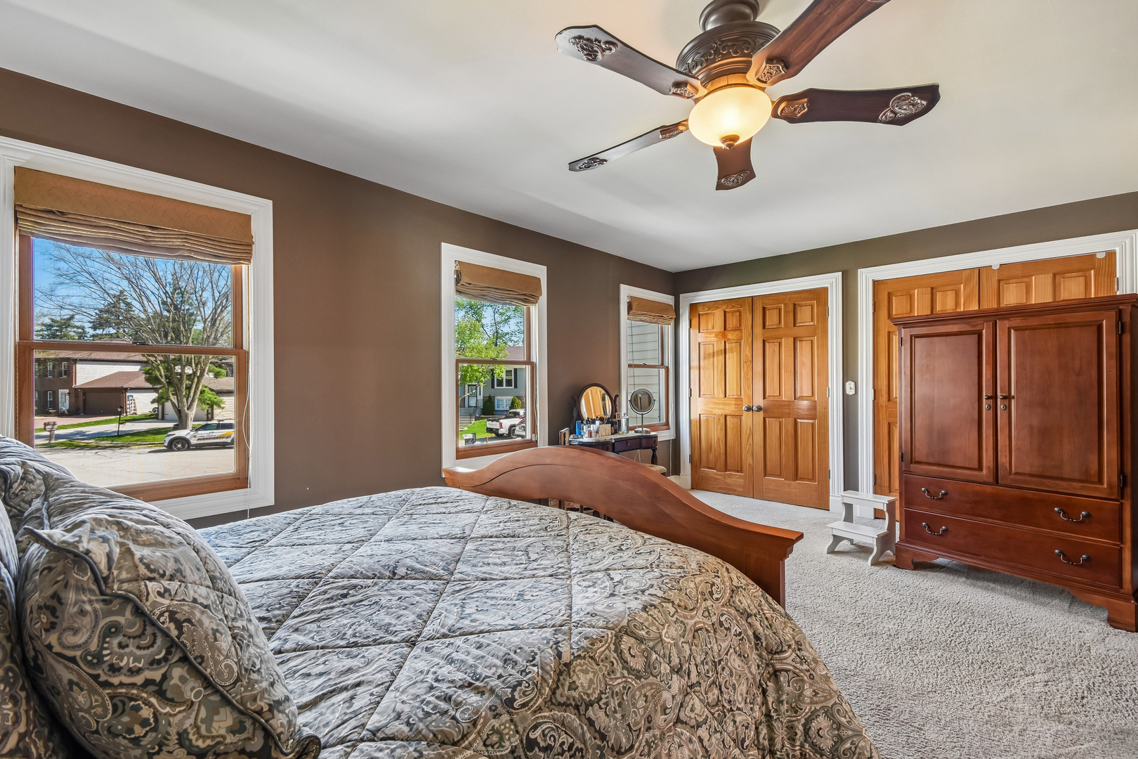 588 Kingston Court Roselle IL 60172
