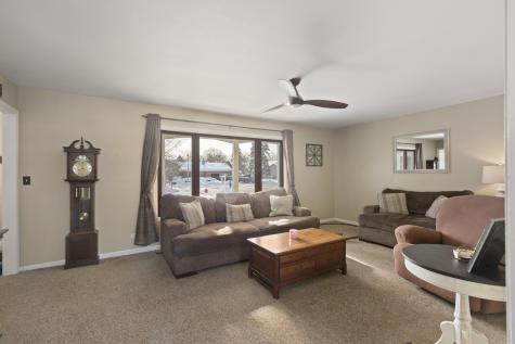 155 Lee Ann Lane Woodstock IL 60098