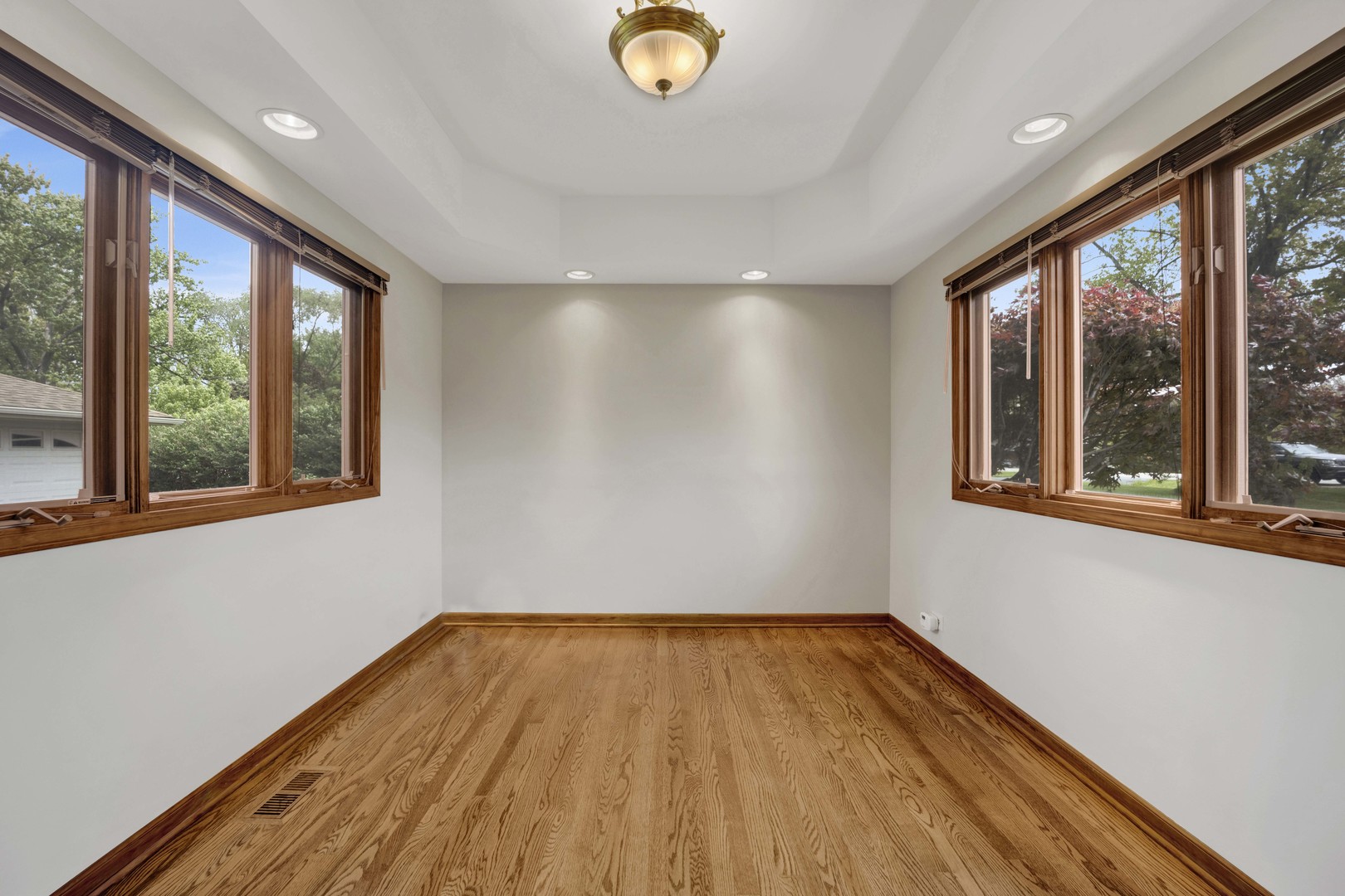 18W724 20TH Place Lombard IL 60148