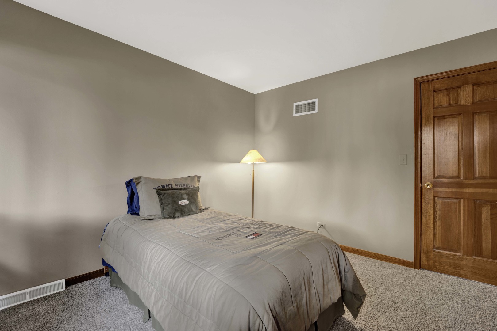 18W724 20TH Place Lombard IL 60148