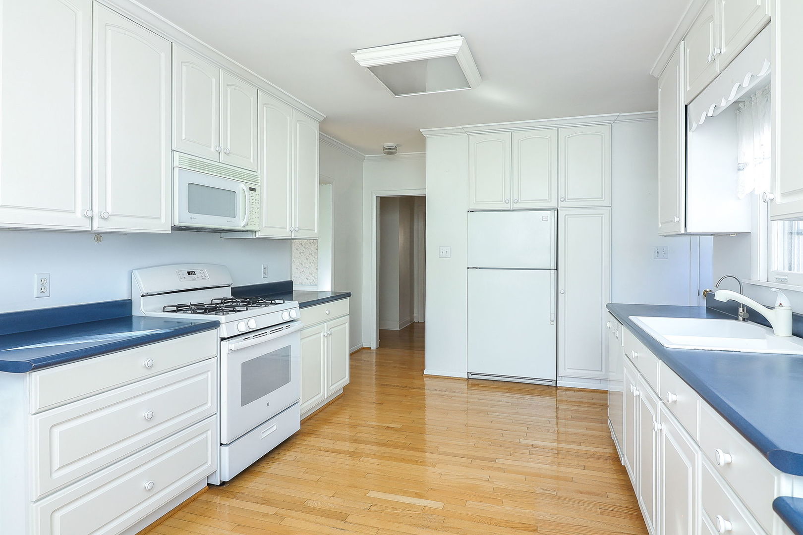 635 South Finley Road Lombard IL 60148