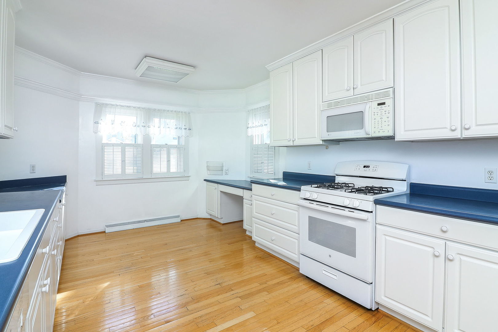 635 South Finley Road Lombard IL 60148