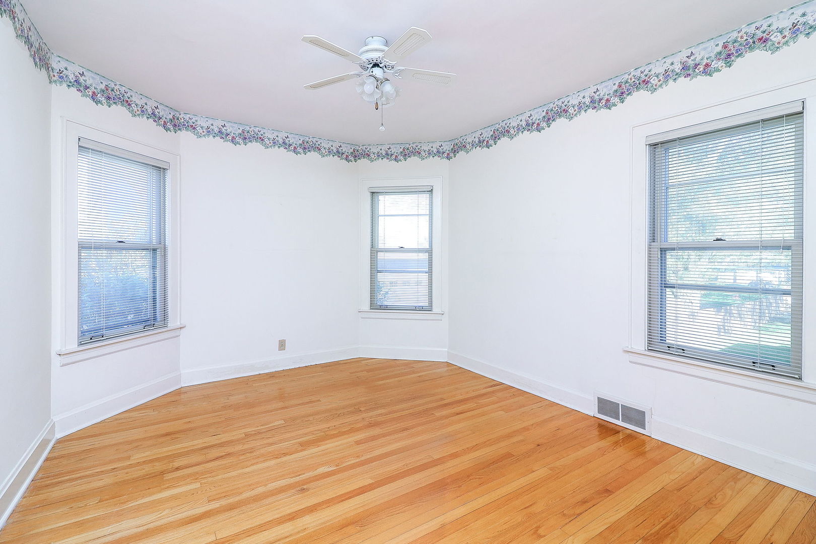 635 South Finley Road Lombard IL 60148