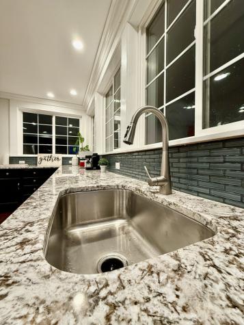 747 Delius Street Aurora IL 60505