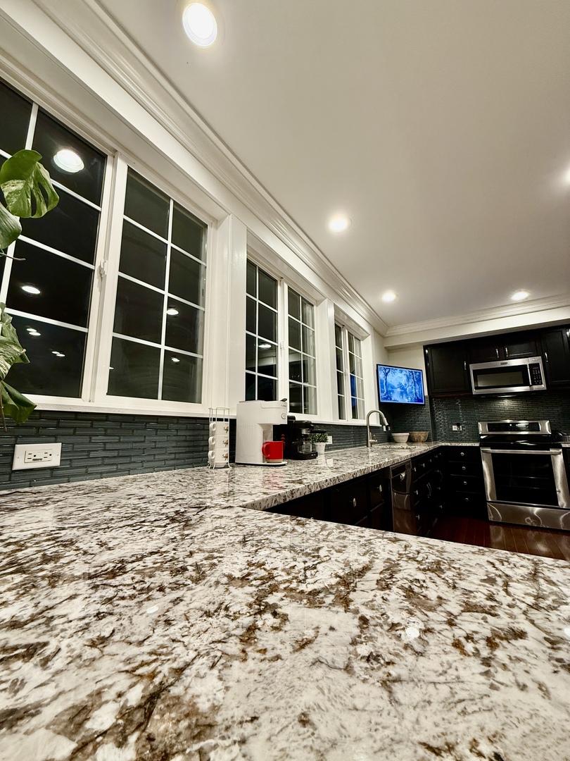 747 Delius Street Aurora IL 60505