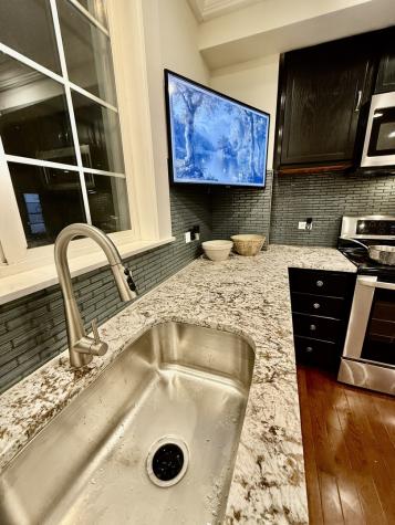 747 Delius Street Aurora IL 60505