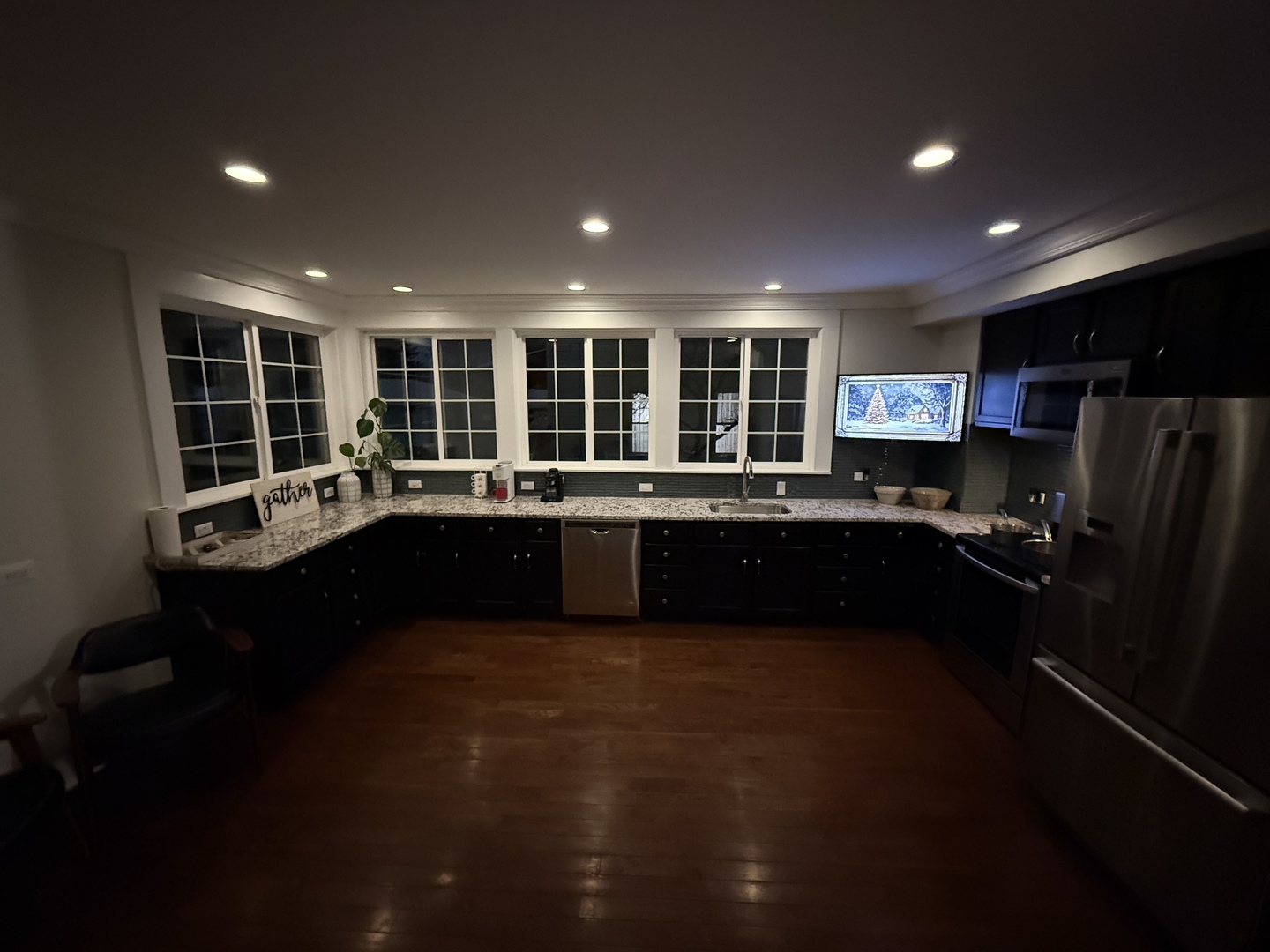 747 Delius Street Aurora IL 60505