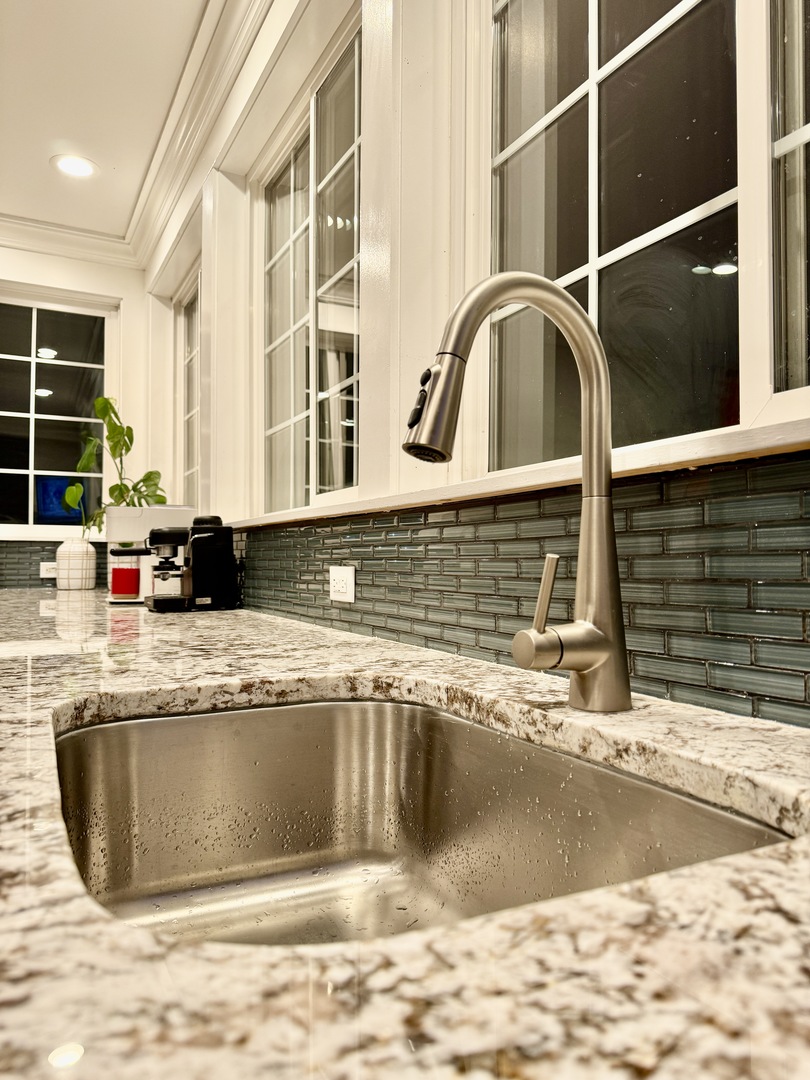 747 Delius Street Aurora IL 60505