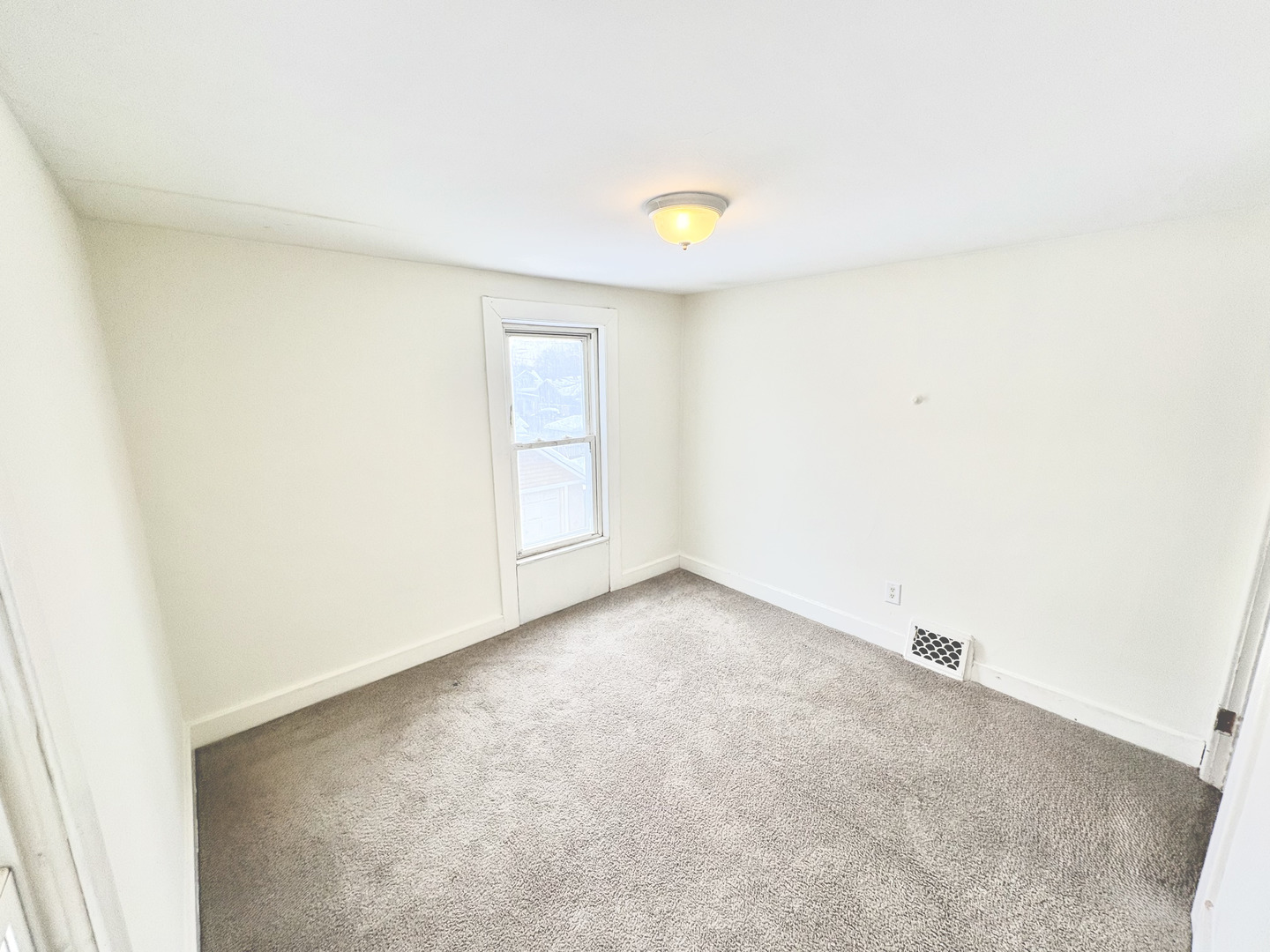 747 Delius Street Aurora IL 60505