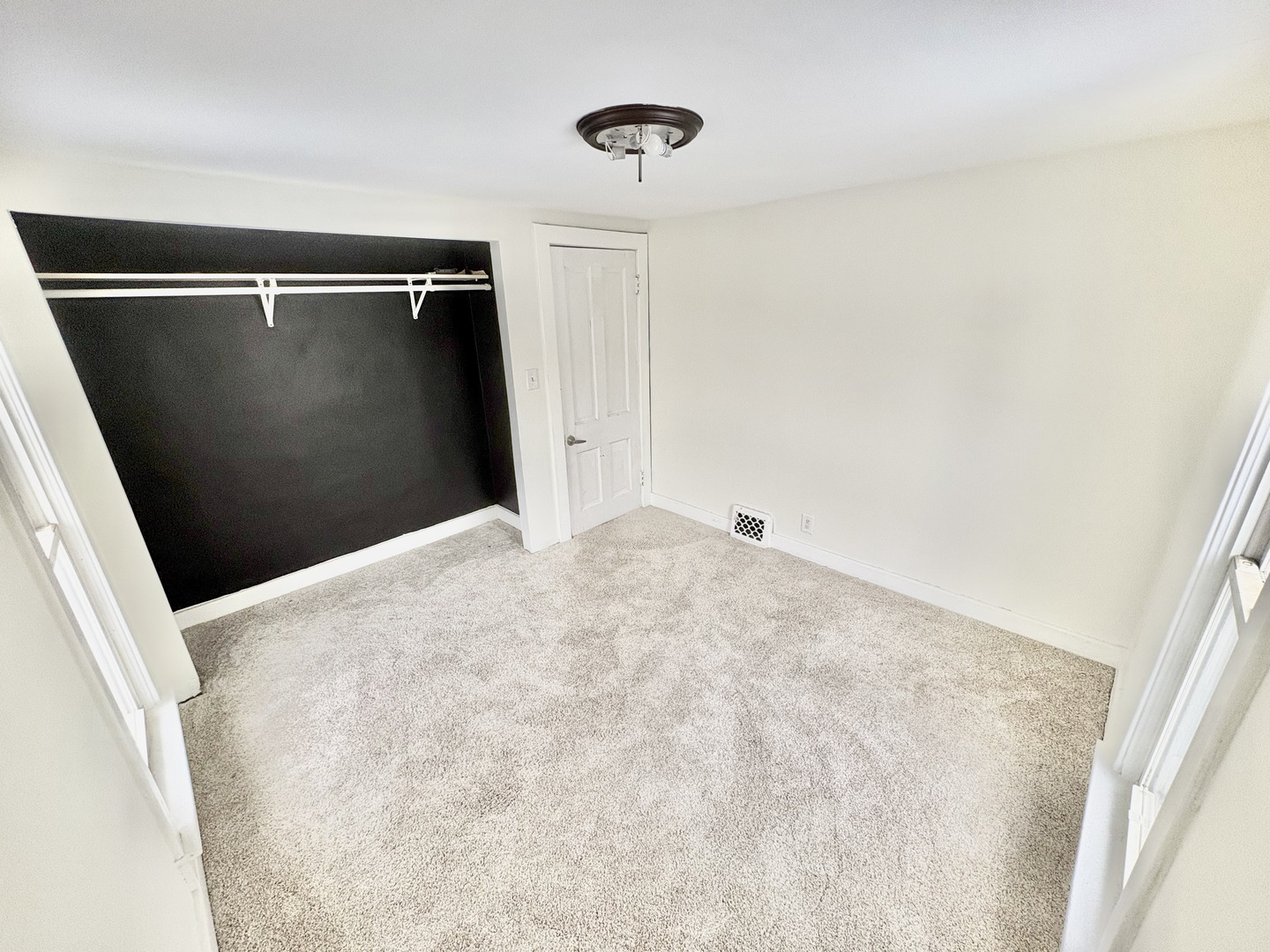 747 Delius Street Aurora IL 60505