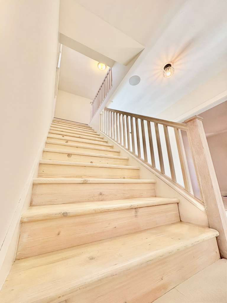 747 Delius Street Aurora IL 60505