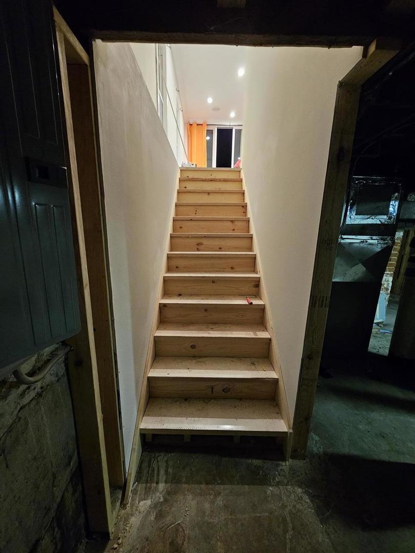 747 Delius Street Aurora IL 60505