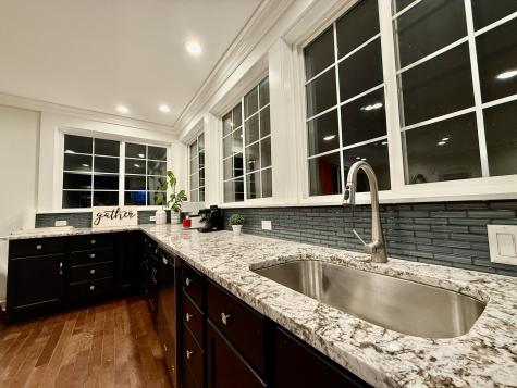 747 Delius Street Aurora IL 60505