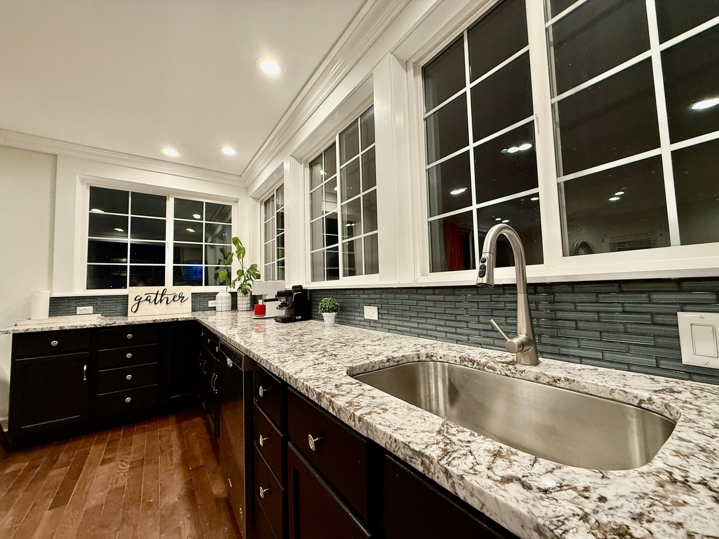 747 Delius Street Aurora IL 60505