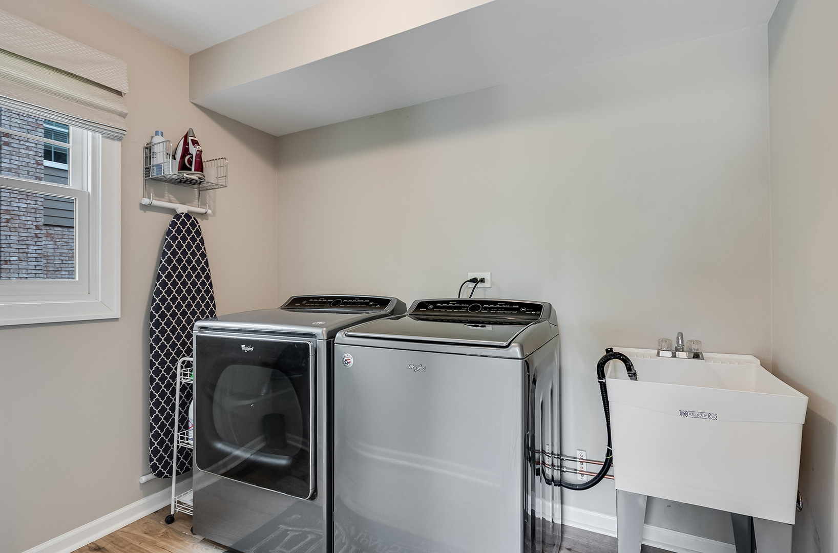 1527 Chickasaw Drive Naperville IL 60563