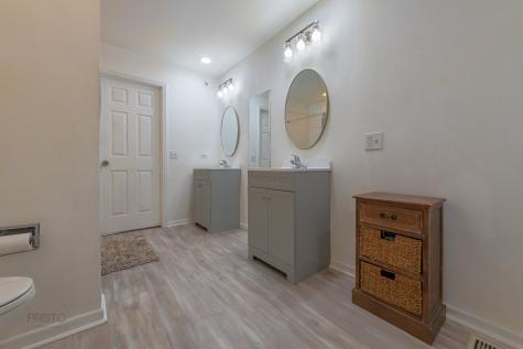 3804 West Devon Avenue Lincolnwood IL 60712
