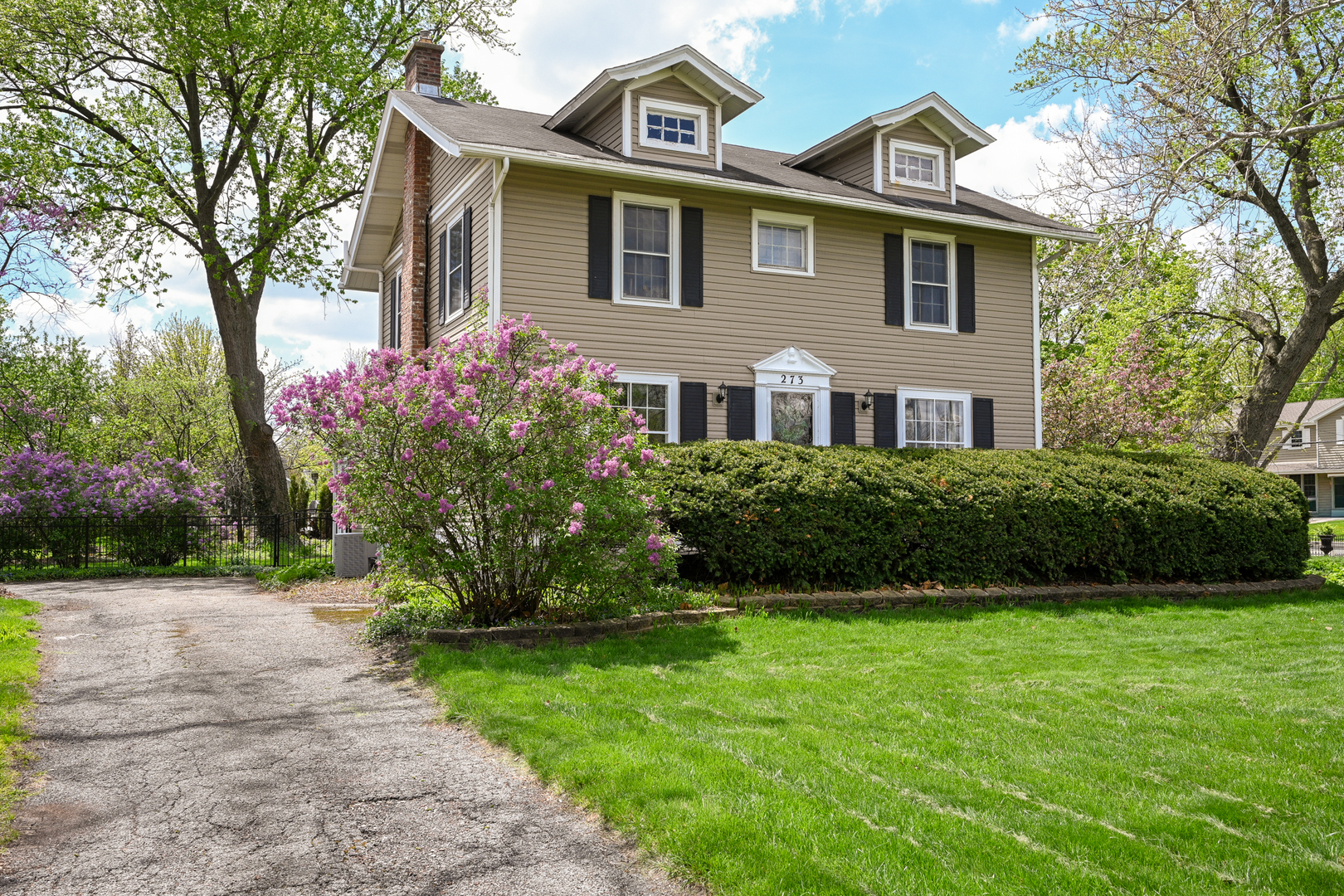 273 Geneva Road Glen Ellyn IL 60137