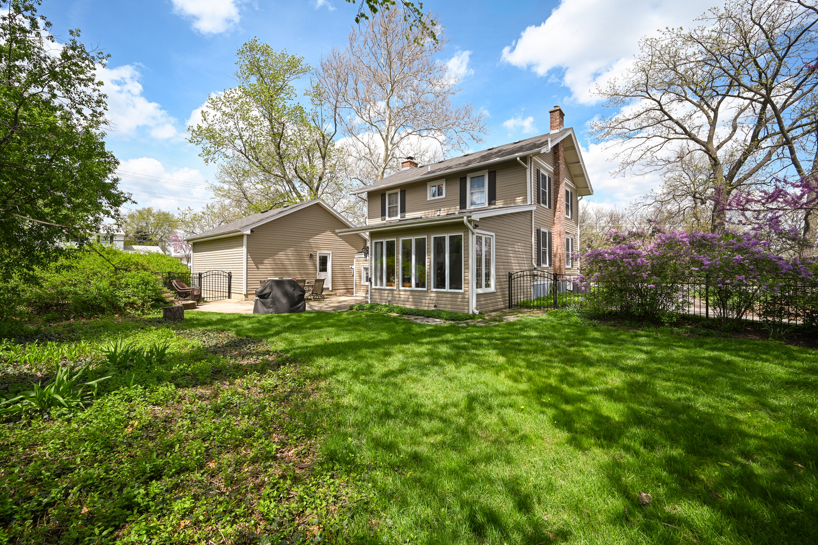 273 Geneva Road Glen Ellyn IL 60137