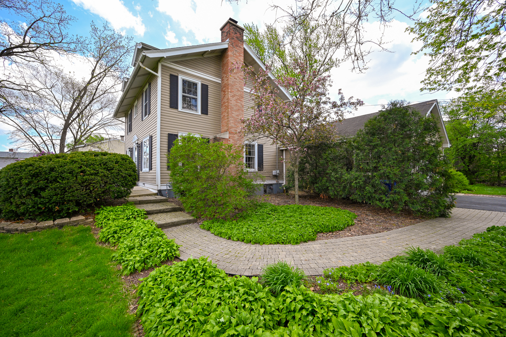 273 Geneva Road Glen Ellyn IL 60137