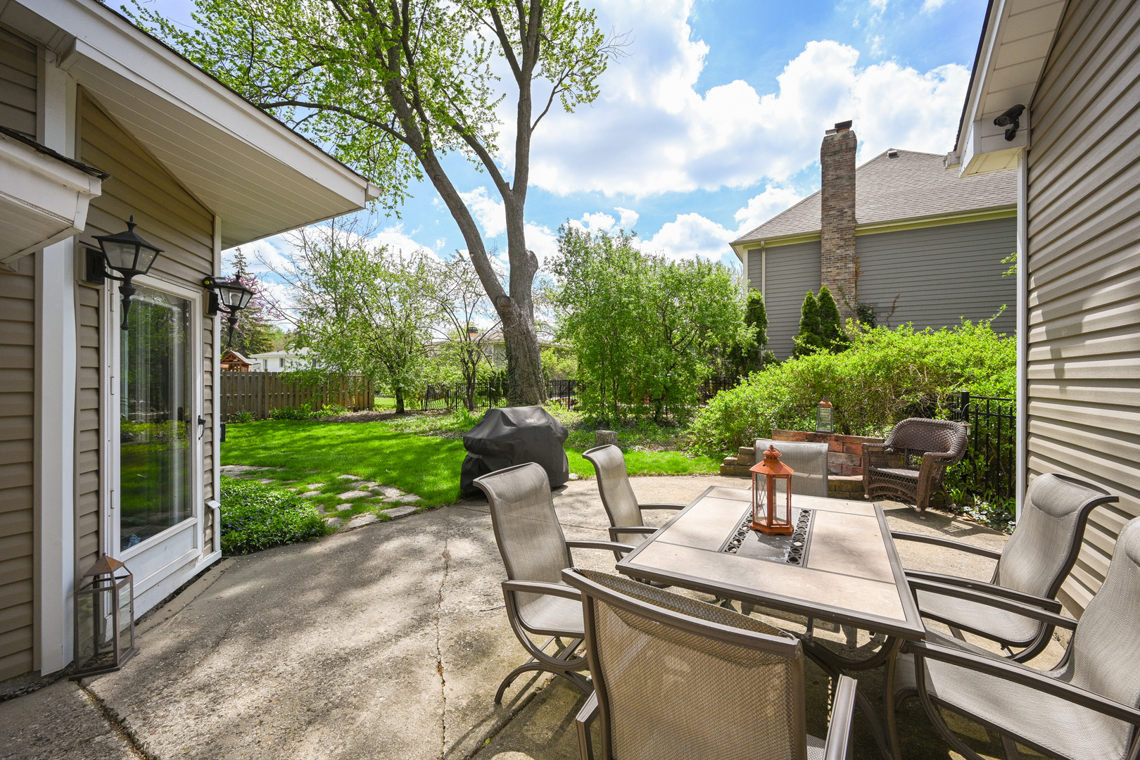 273 Geneva Road Glen Ellyn IL 60137