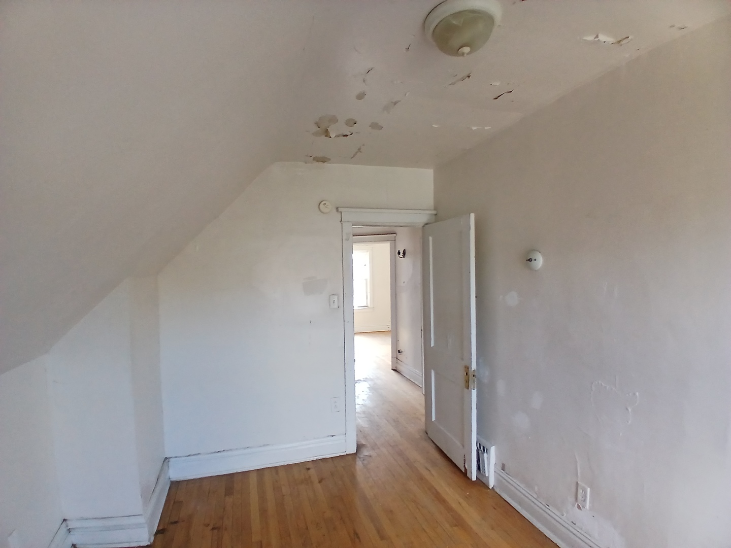 7614 South Dante Avenue Chicago IL 60619