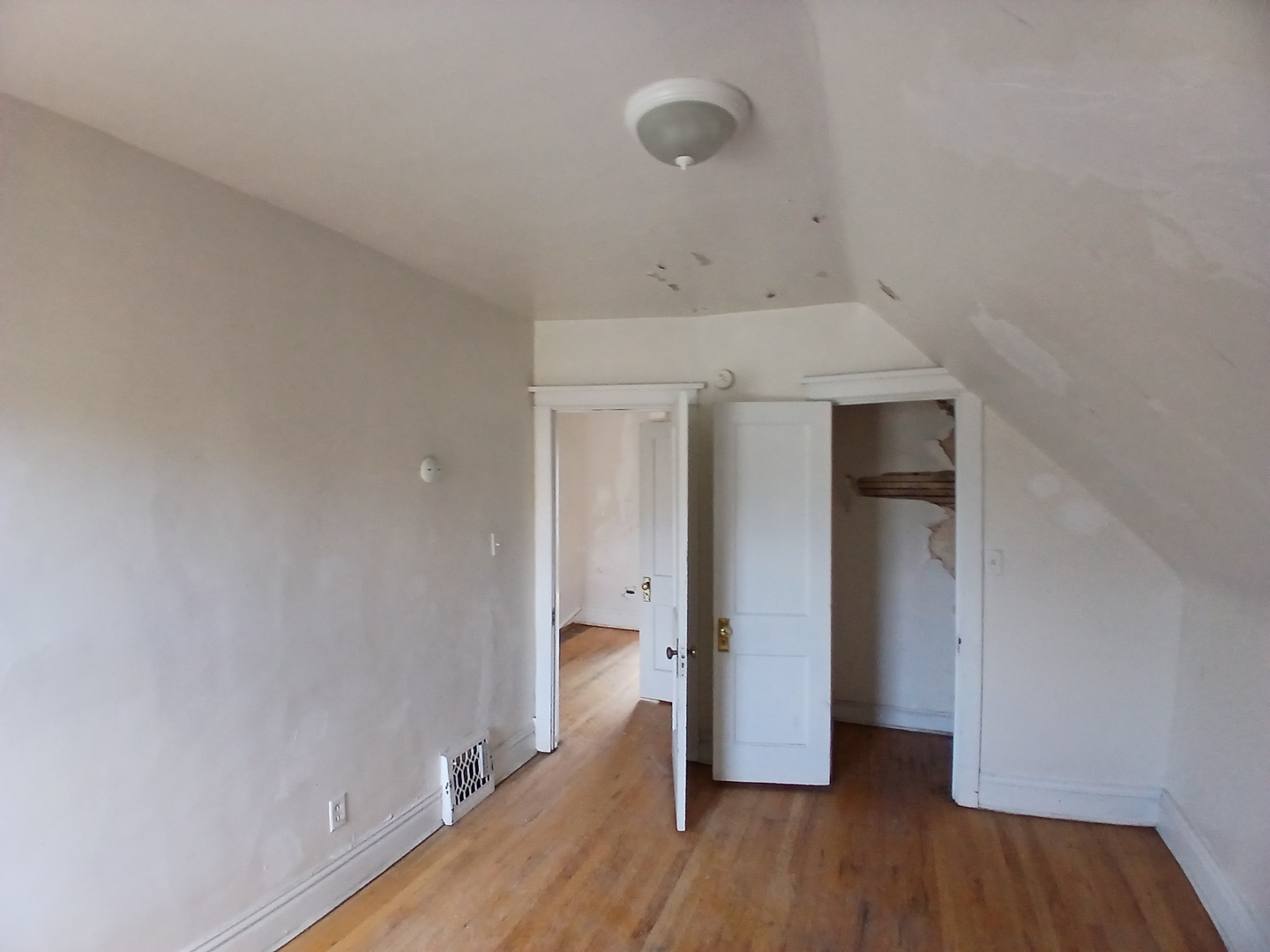 7614 South Dante Avenue Chicago IL 60619