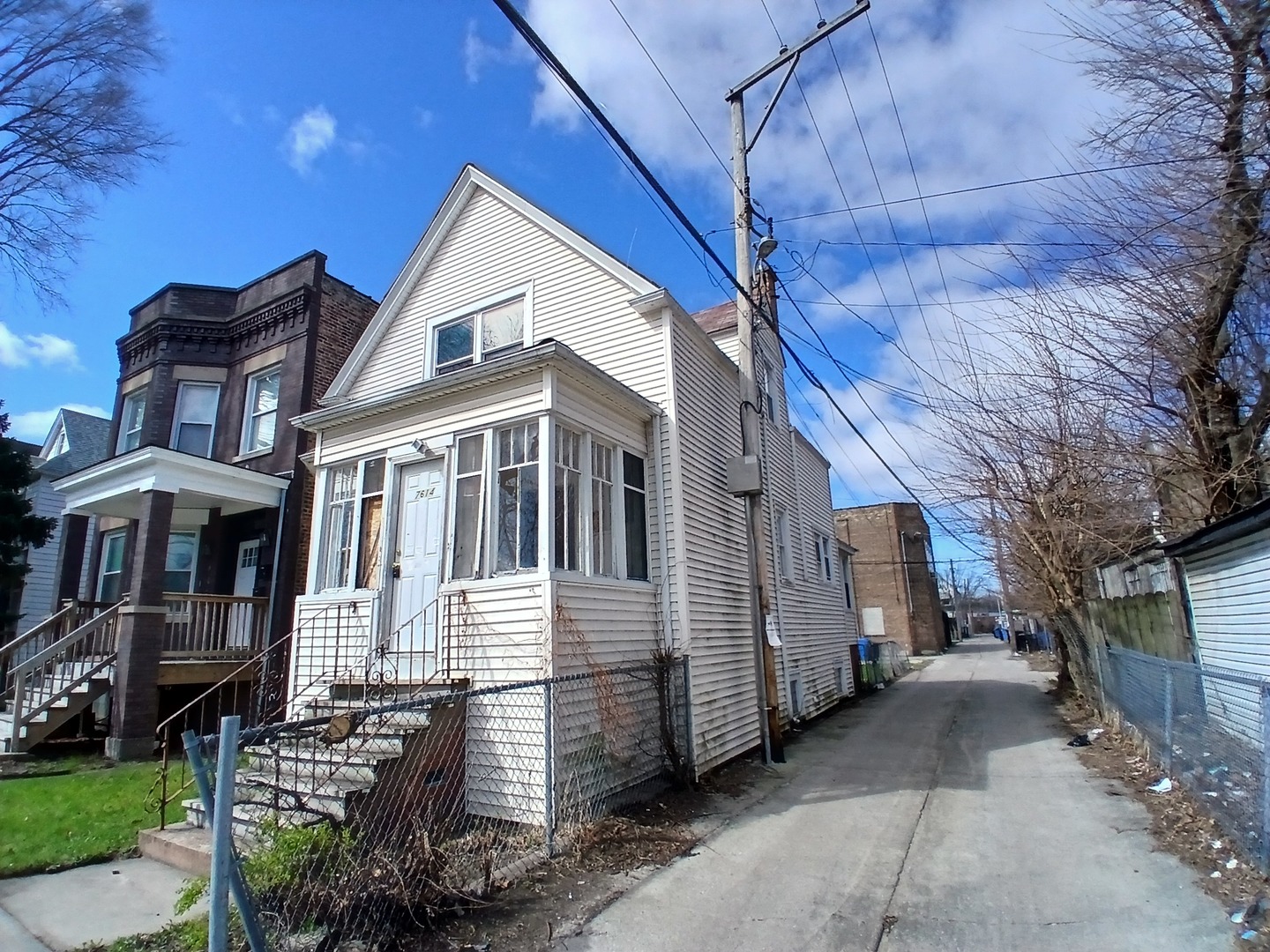 7614 South Dante Avenue Chicago IL 60619