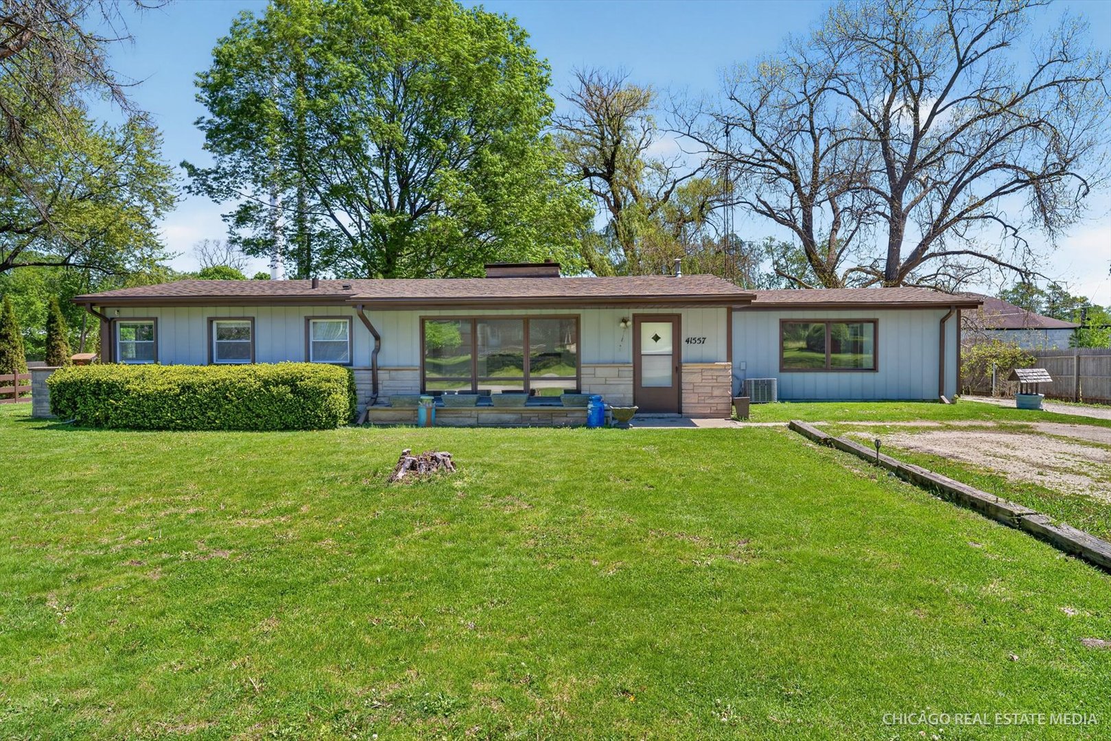 41557 North Illinois Street Zion IL 60099