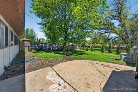 41557 North Illinois Street Zion IL 60099