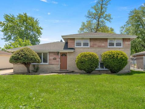 7907 West 74th Street Bridgeview IL 60455