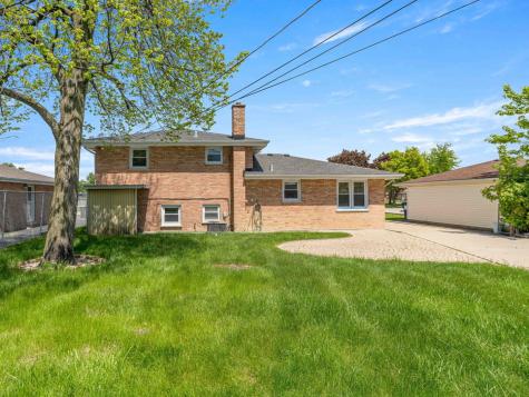 7907 West 74th Street Bridgeview IL 60455