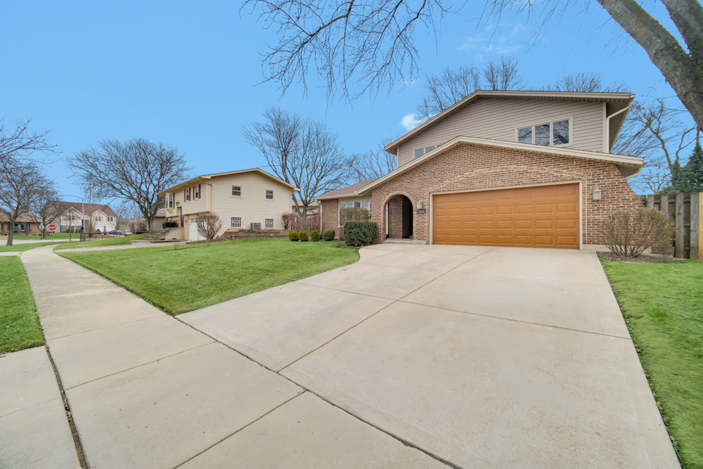 519 Charlestown Drive Bolingbrook IL 60440