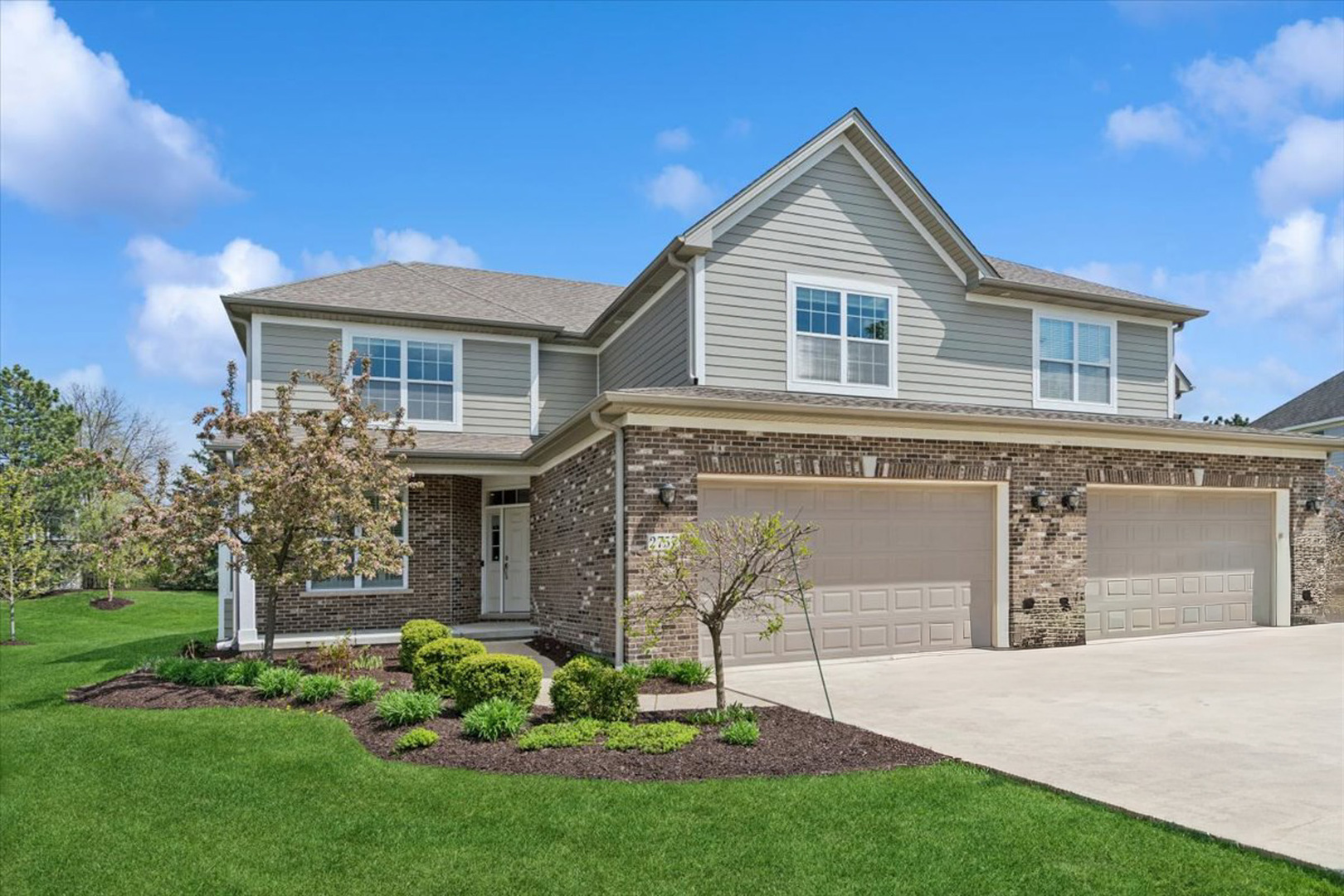 2757 Nicole Circle Aurora IL 60502