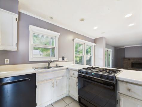 1136 Pine Court Batavia IL 60510