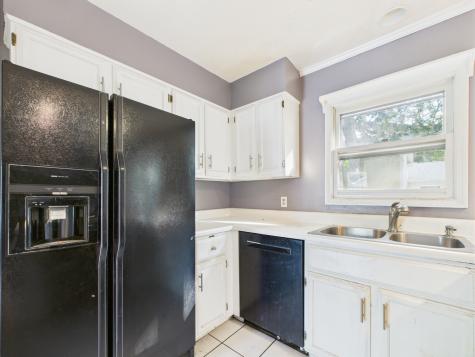 1136 Pine Court Batavia IL 60510