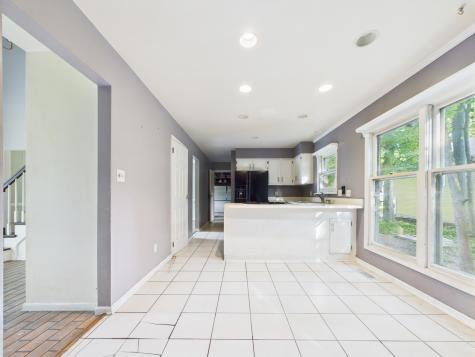 1136 Pine Court Batavia IL 60510