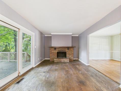 1136 Pine Court Batavia IL 60510