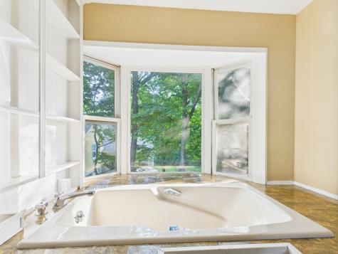 1136 Pine Court Batavia IL 60510