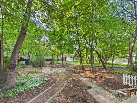 1136 Pine Court Batavia IL 60510