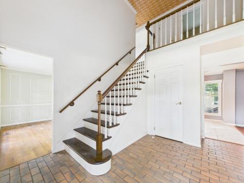 1136 Pine Court Batavia IL 60510